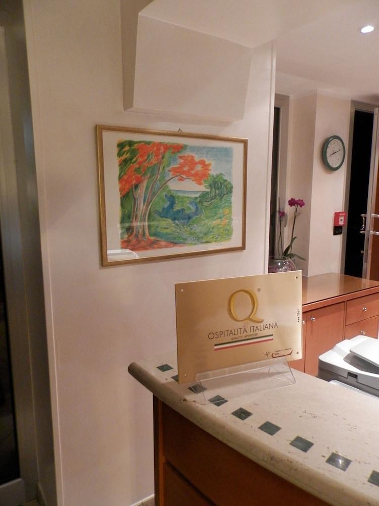 Augustus Hotel บีเอลลา ภายนอก รูปภาพ