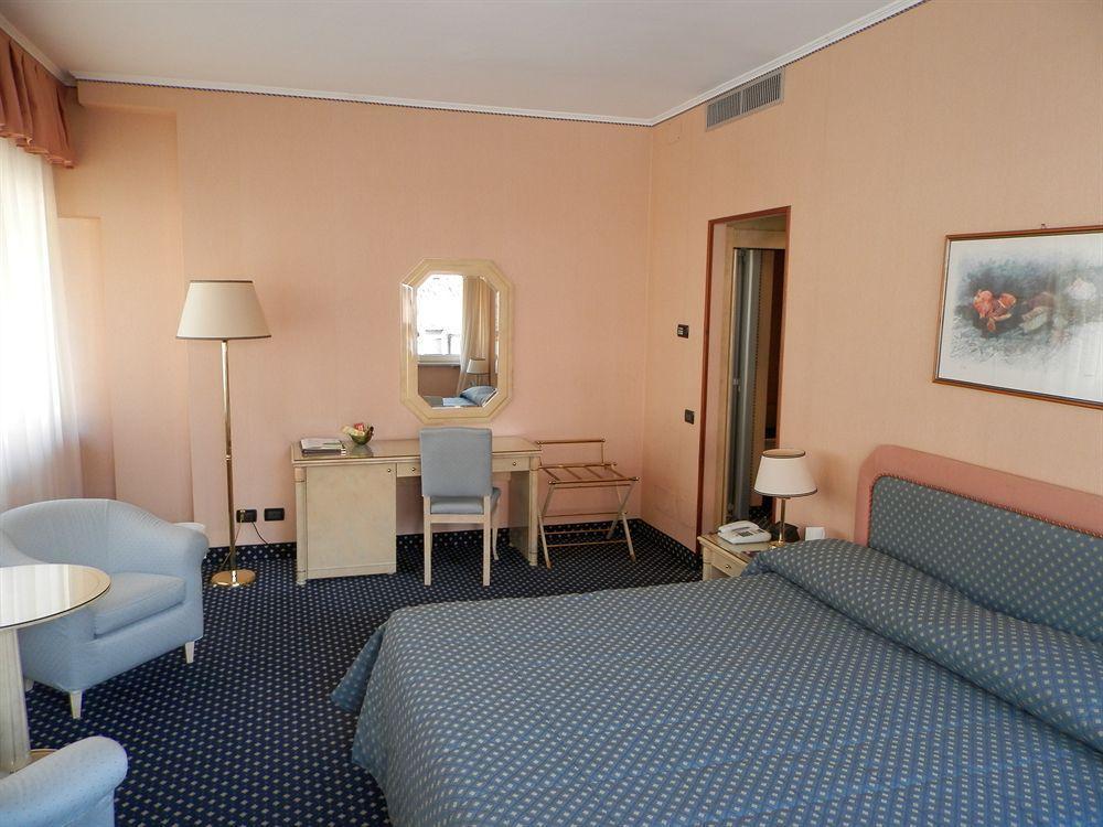 Augustus Hotel บีเอลลา ภายนอก รูปภาพ