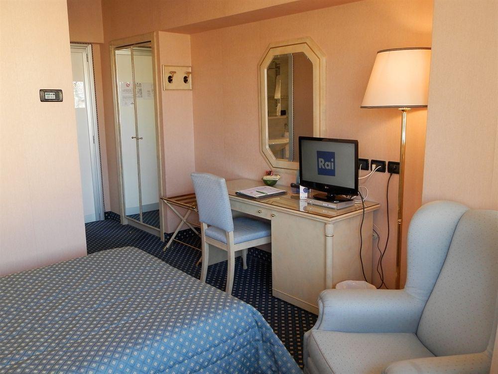 Augustus Hotel บีเอลลา ภายนอก รูปภาพ