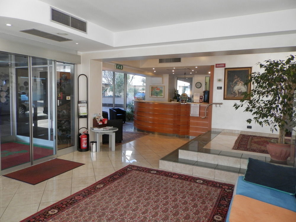 Augustus Hotel บีเอลลา ภายนอก รูปภาพ