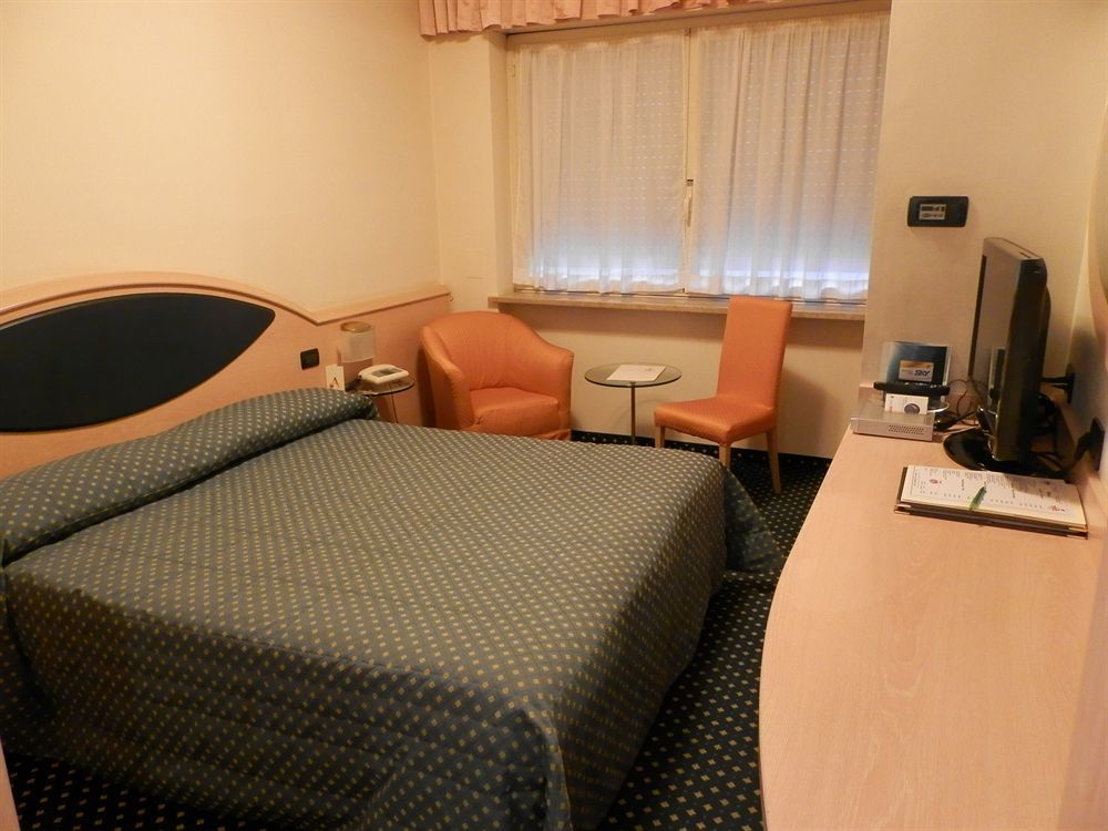 Augustus Hotel บีเอลลา ภายนอก รูปภาพ