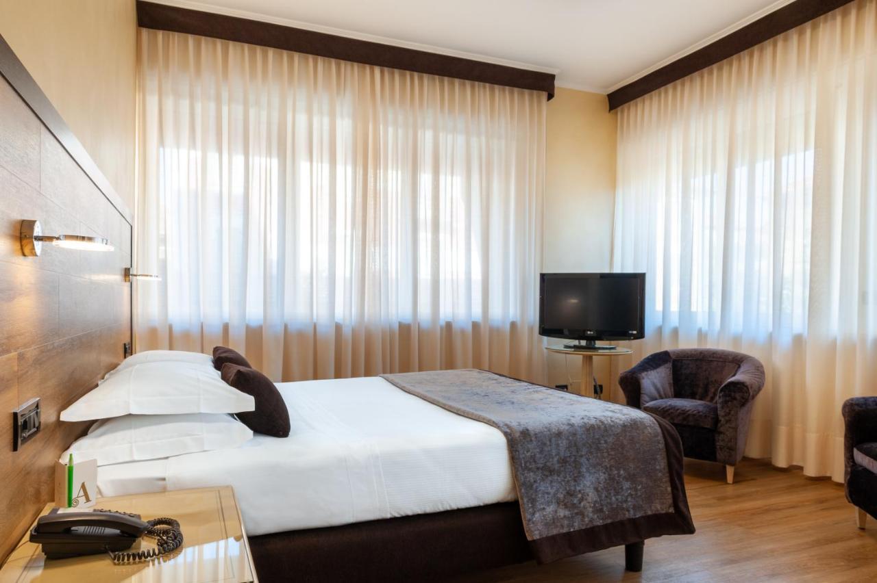 Augustus Hotel บีเอลลา ภายนอก รูปภาพ
