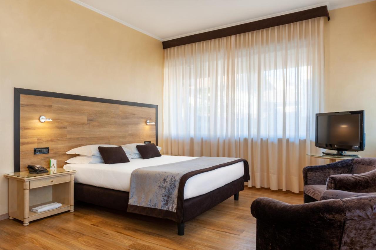 Augustus Hotel บีเอลลา ภายนอก รูปภาพ