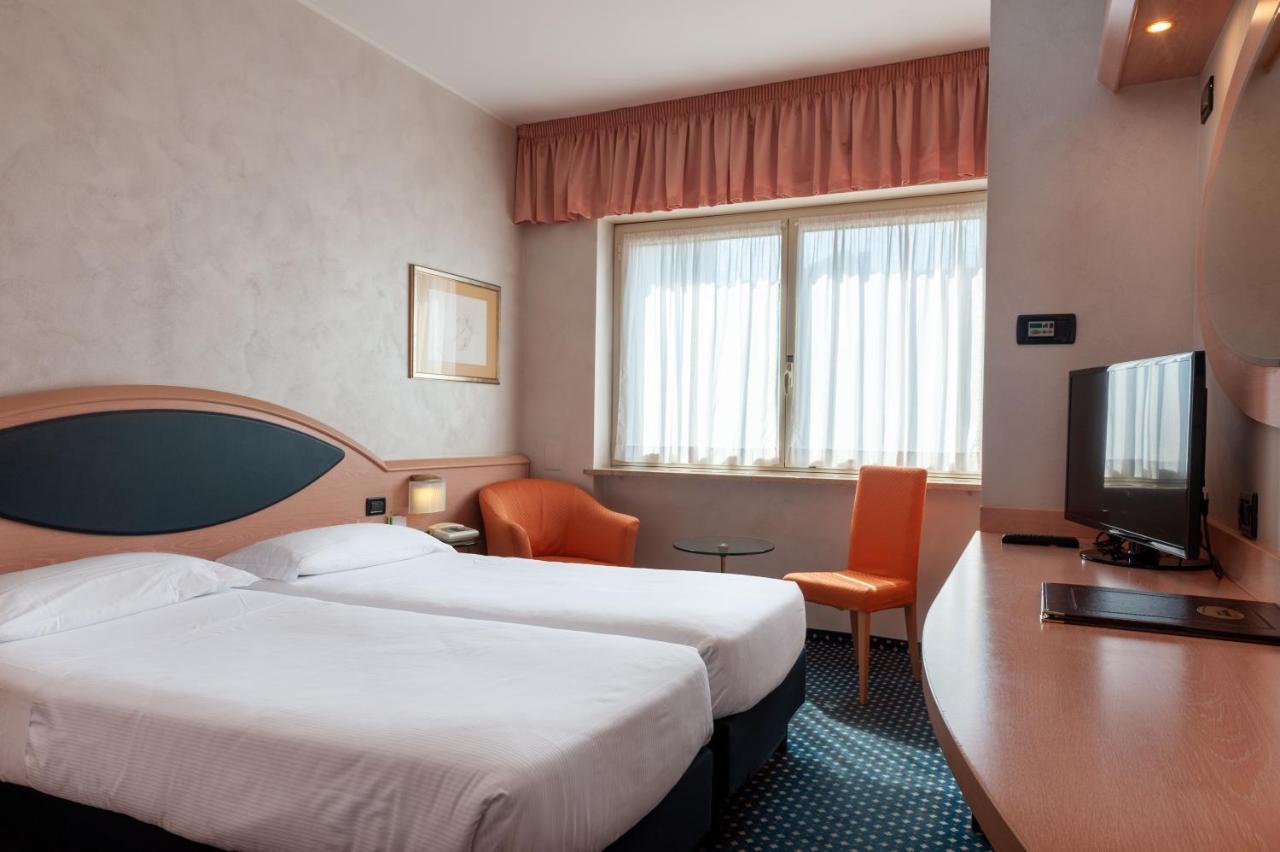 Augustus Hotel บีเอลลา ภายนอก รูปภาพ